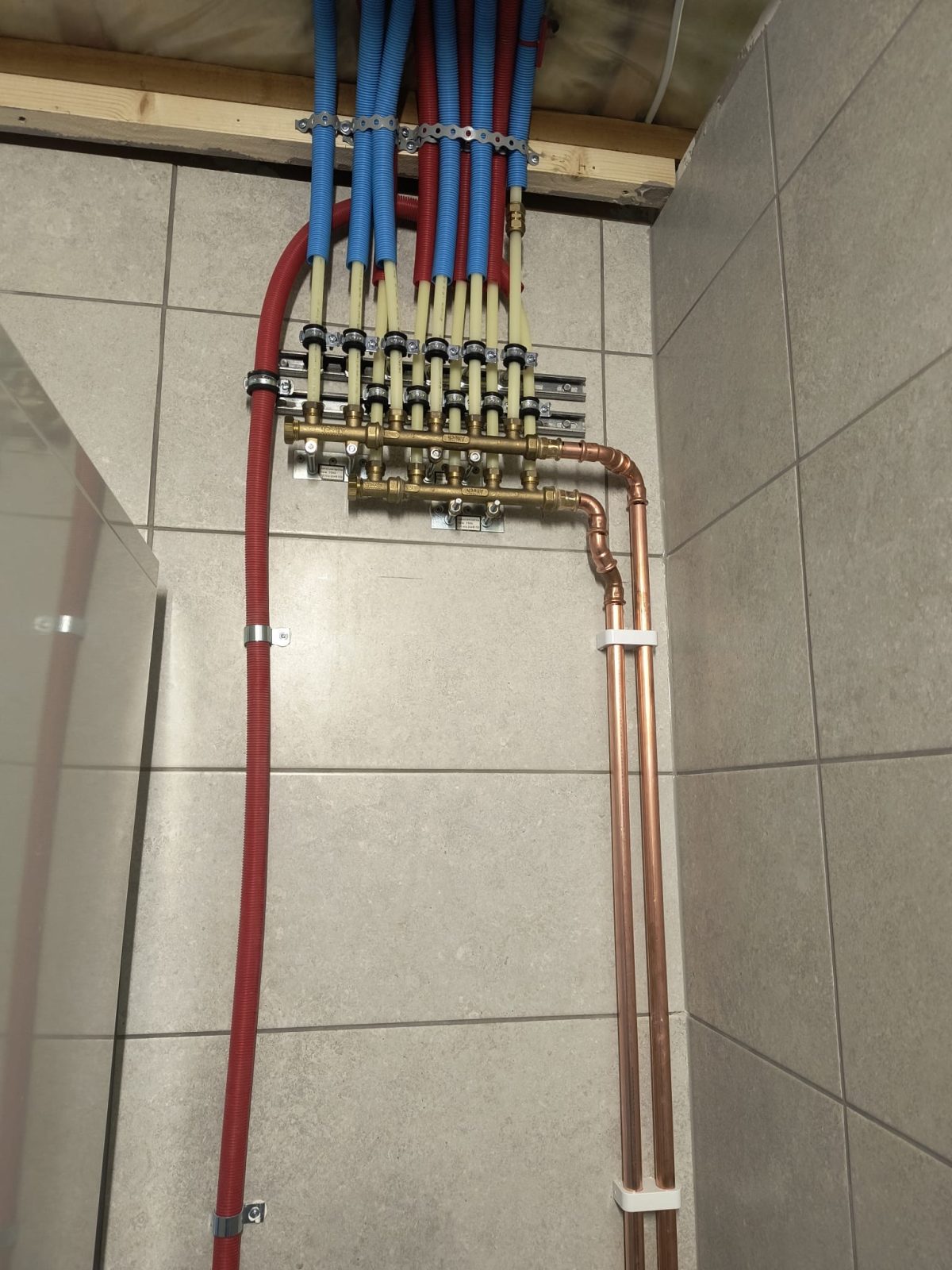 Linjasaneeraus vesijohtoasennus