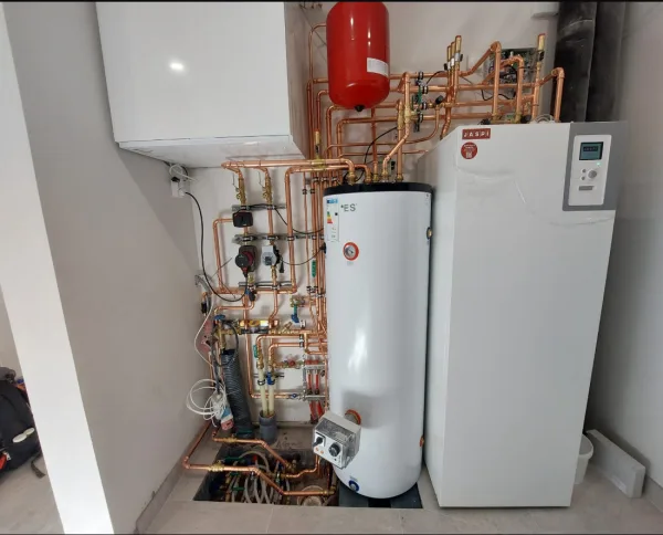 Vesi-ilmalämpöpumppu asennettuna